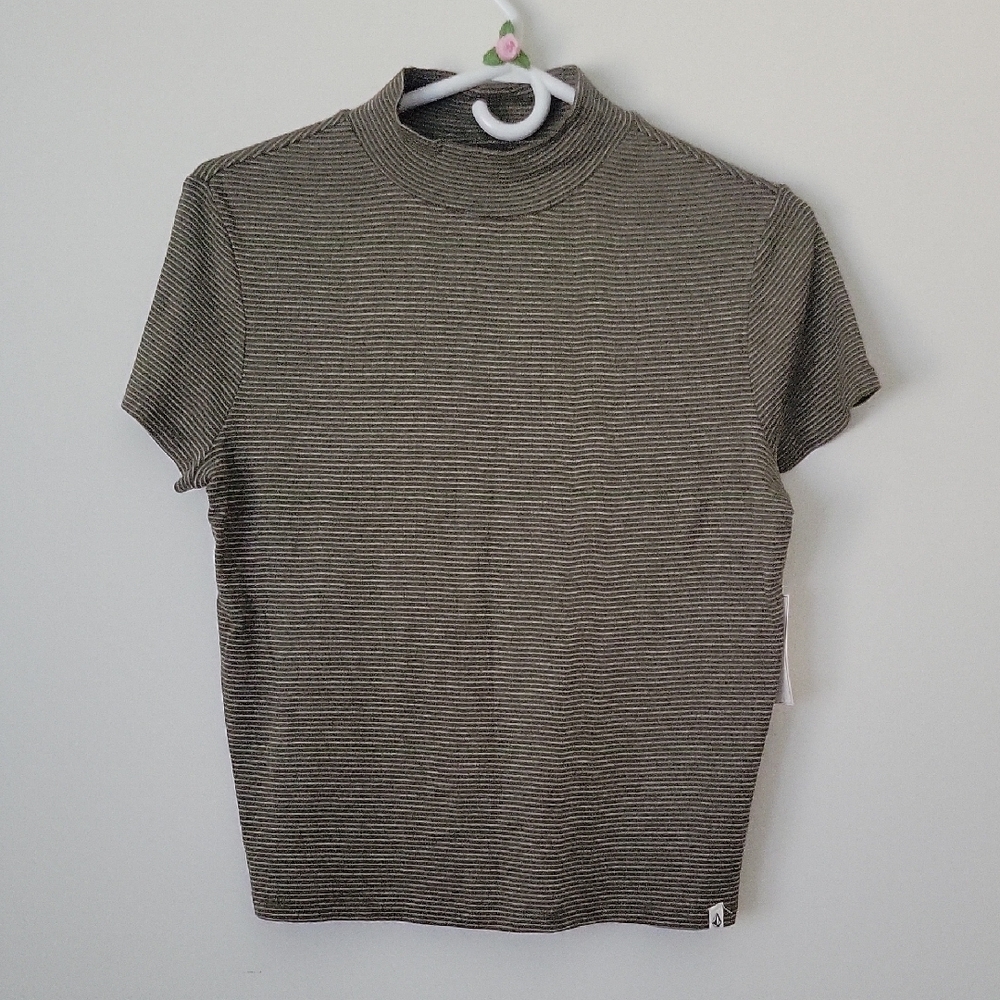 BNWT Volcom Striped Short Sleeve Mock Neck Top